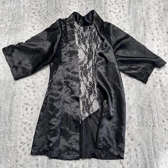 Closet Clean Out - Picture 1 of 4